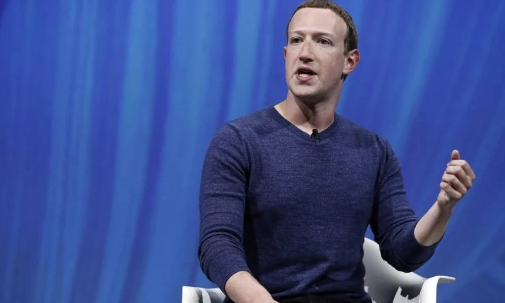 Mαρκ Ζούκερμπεργκ: Γιατί «έφαγε ξύλο» ο Mr Facebook (εικόνες)